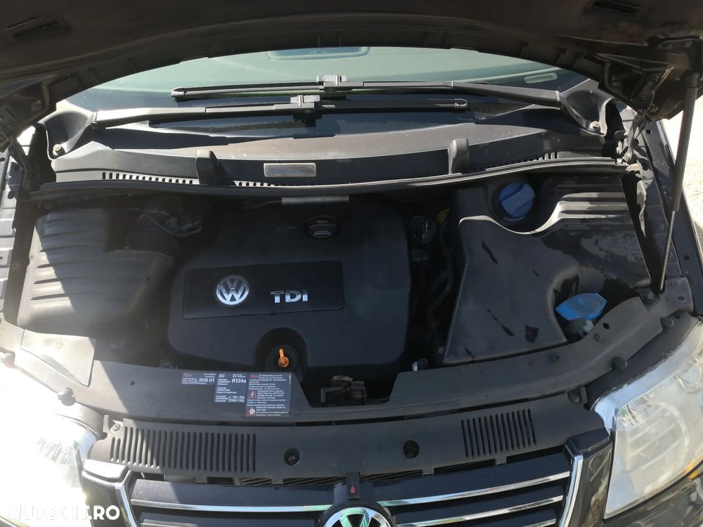 Volkswagen Sharan 1.9 TDI 4Motion Highline - 3