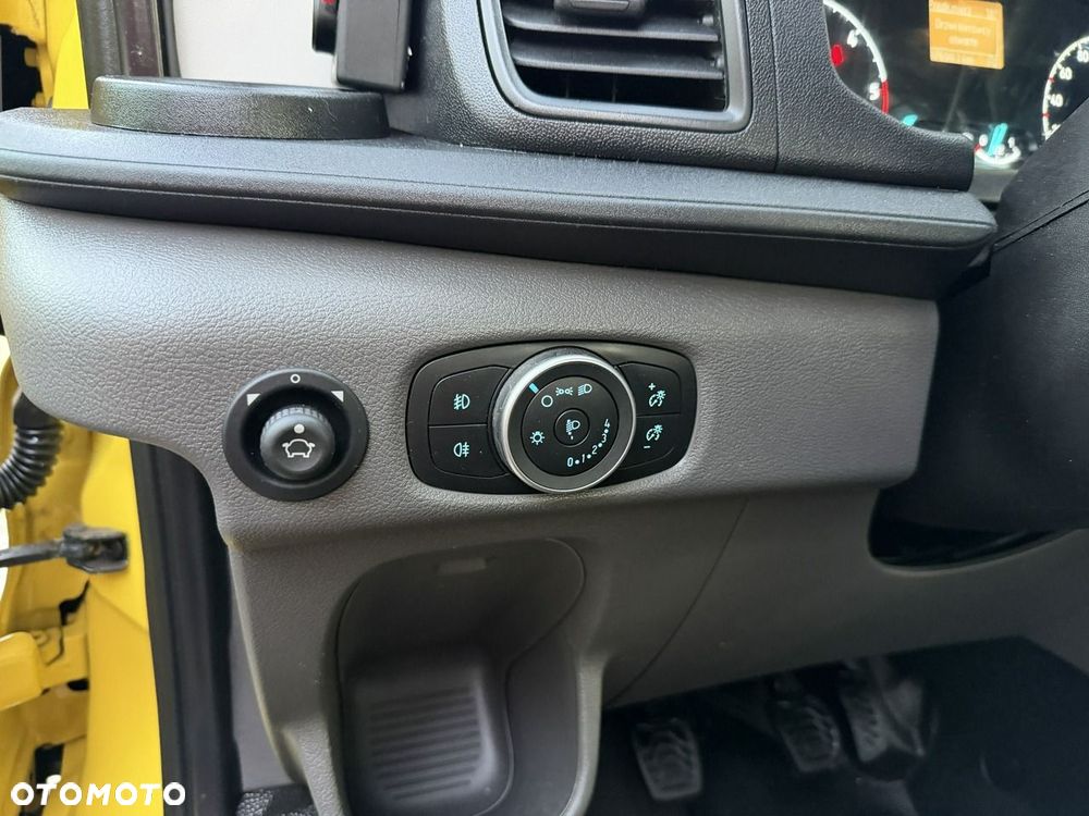 Ford Transit - 26