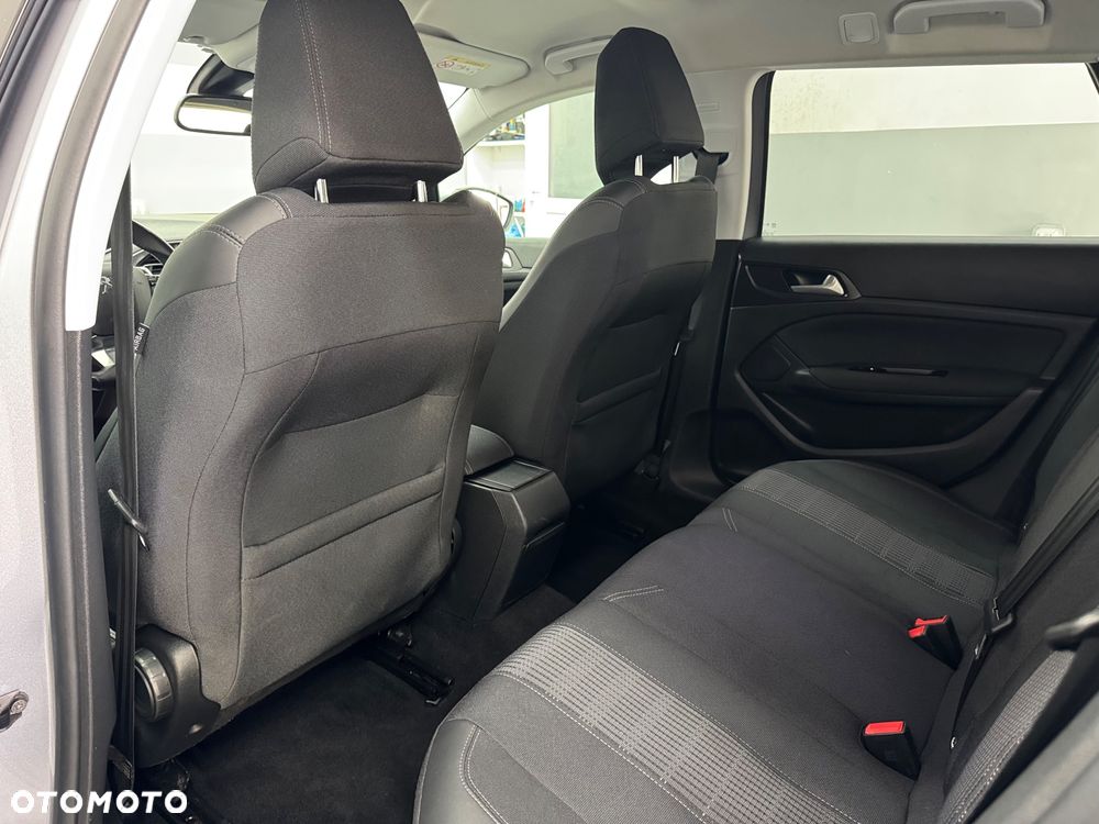 Peugeot 308 BlueHDi 130 EAT8 Stop & Start Allure Pack - 24