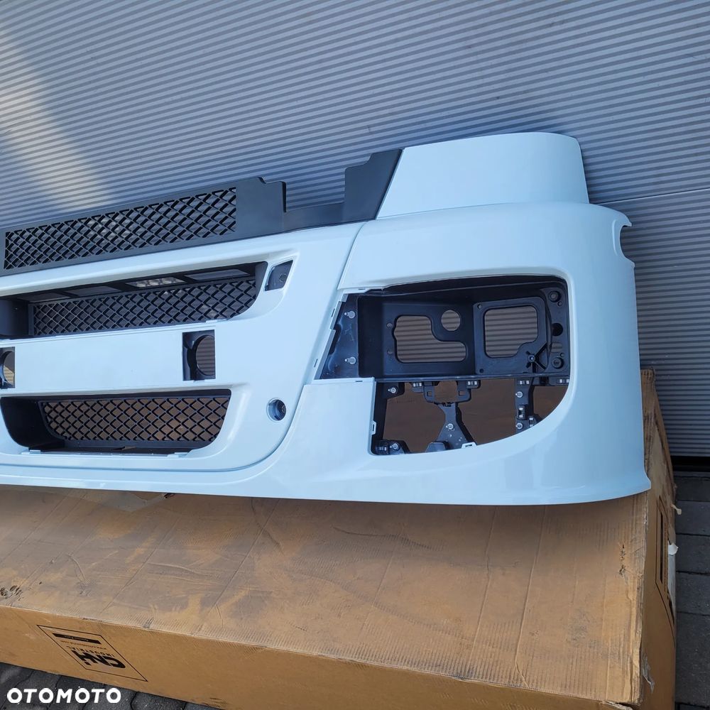 ZDERZAK IVECO STRALIS NOWY ORYGINAŁ 5801977402 BIAŁY CHWALIM116 - 2