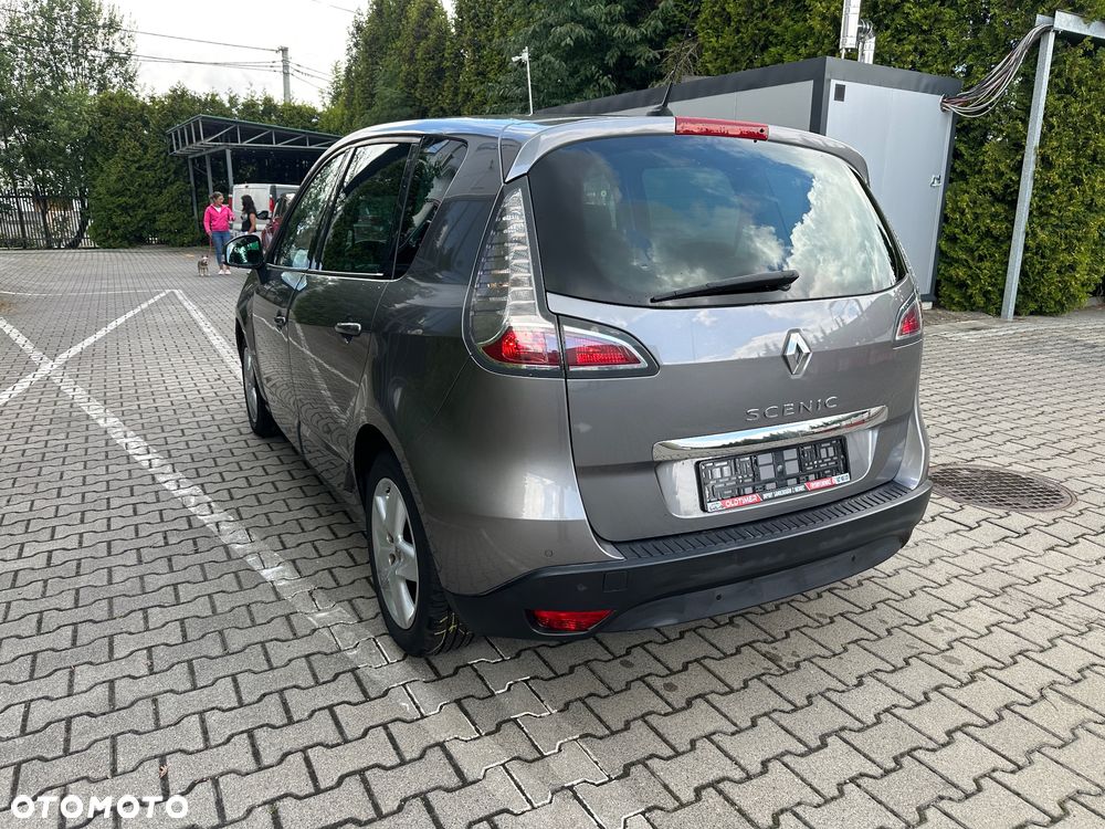 Renault Scenic 1.6 16V 110 Dynamique - 13