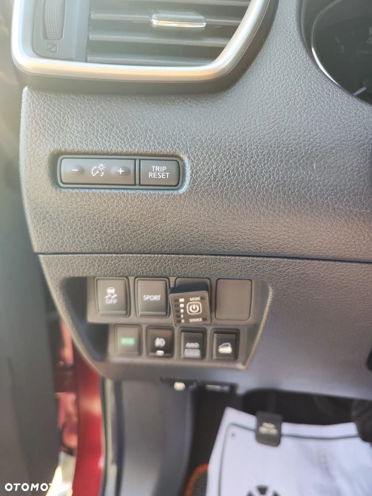 Nissan Rogue - 16
