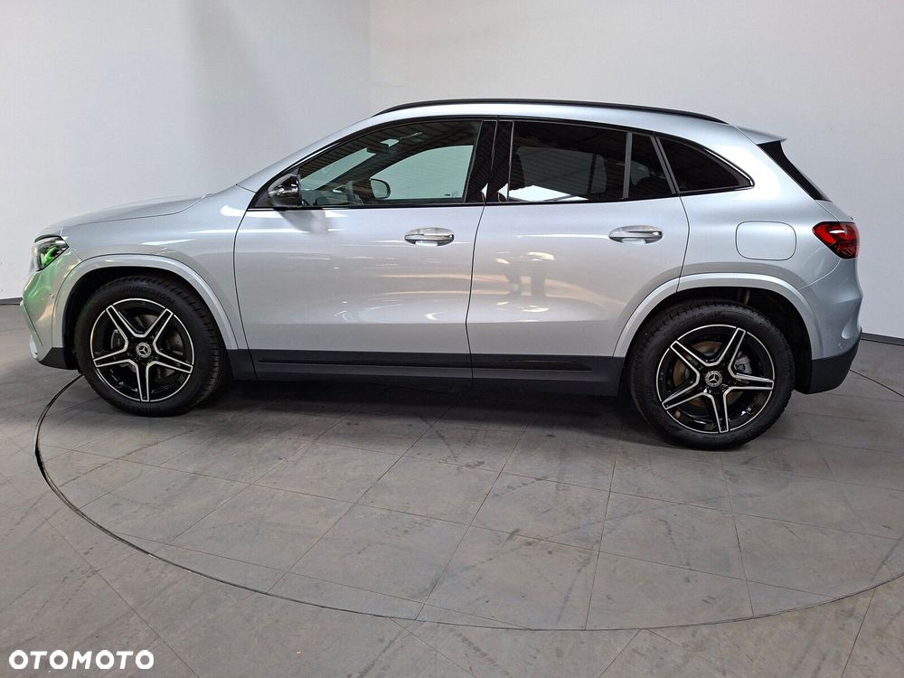 Mercedes-Benz GLA - 7