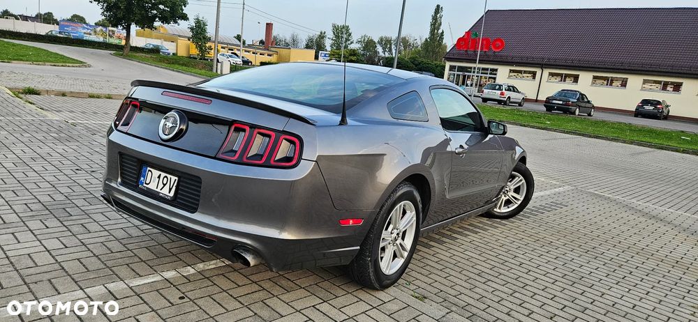 Ford Mustang 3.7 V6 Premium - 2