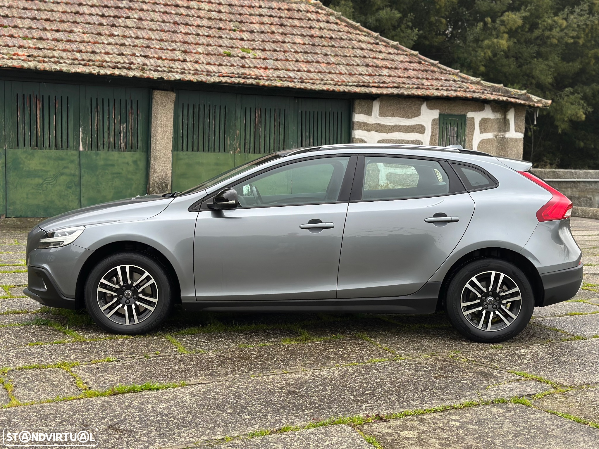 Volvo V40 Cross Country 2.0 D2 Momentum - 30