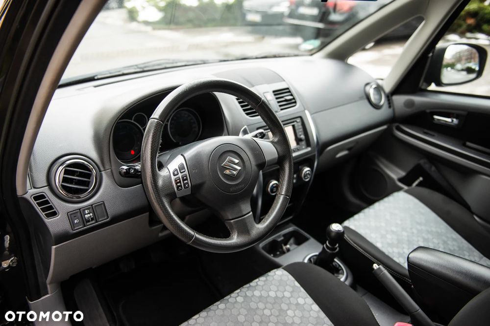 Suzuki SX4 1.6 Premium - 16