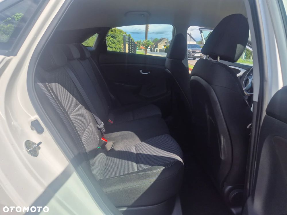 Hyundai i30 1.4 Trend - 17
