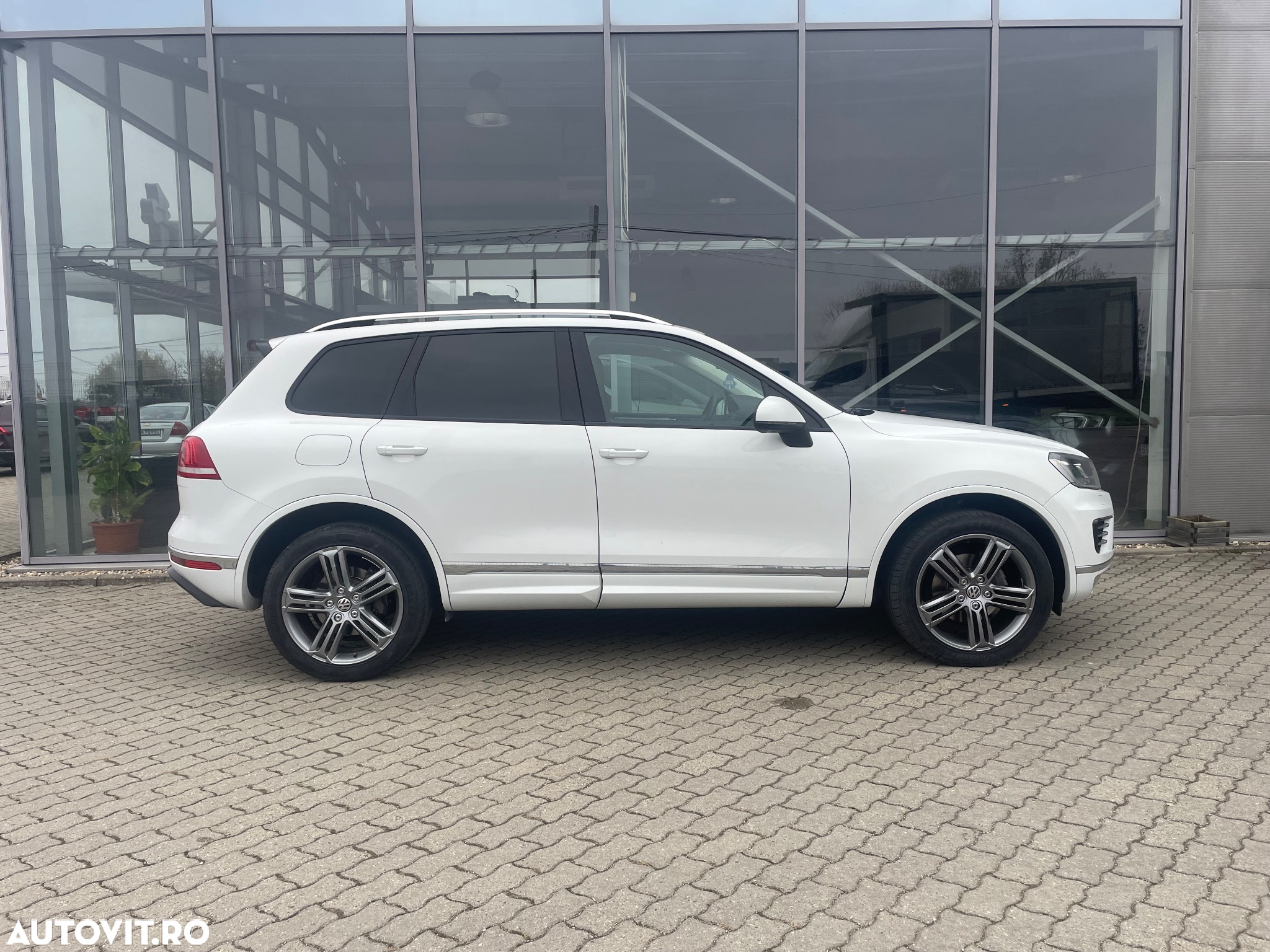 Volkswagen Touareg V6 TDI BMT Supreme Plus - 11