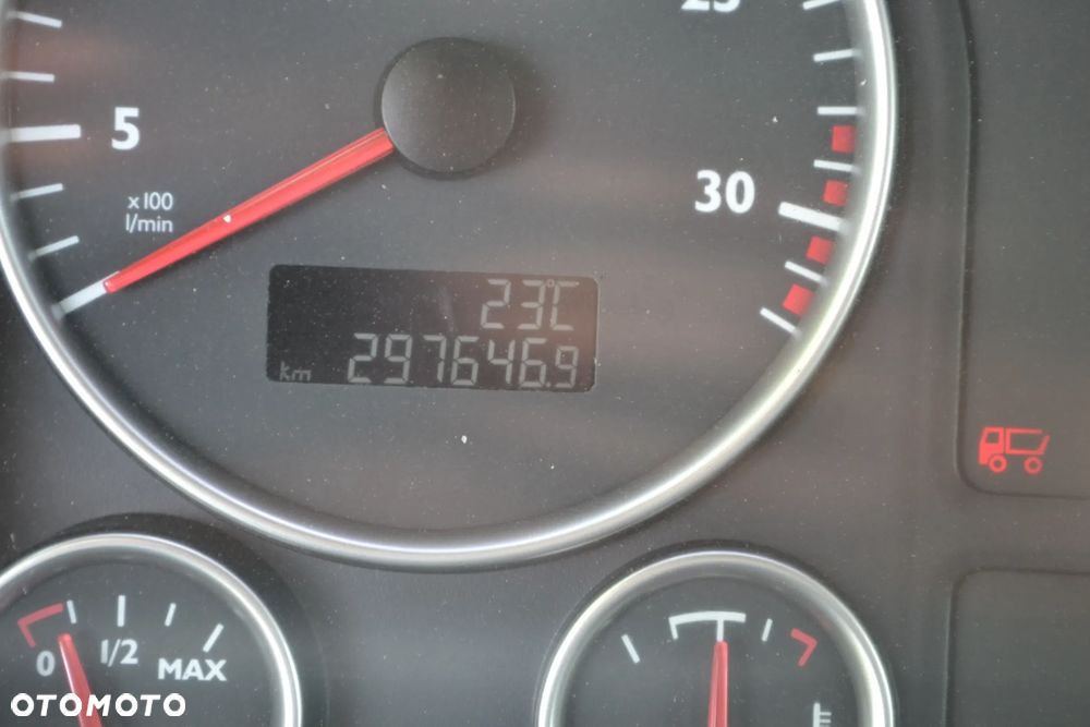MAN MAN TGM 26.290 TYLKO 297 tys. km TRZECIA OŚ SKRĘTNA MOŻLIWOŚĆ REJESTRACJI JAKO POMOC DROGOWA PLATFORMA dł. 7.4 m zawieszenie PNEUMATYCZNE - 7