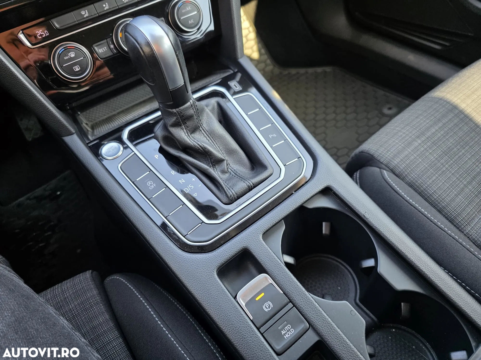 Volkswagen Passat - 19