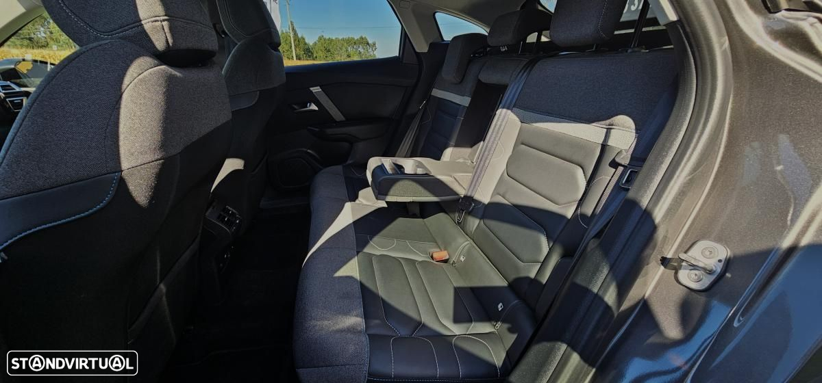 Citroën C4 BlueHDi 130 Stop&Start EAT8 SHINE - 25