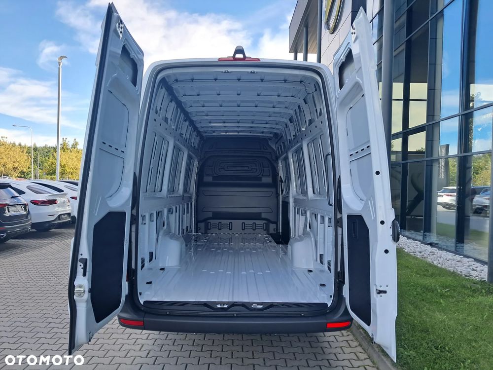 Mercedes-Benz SPRINTER - 10