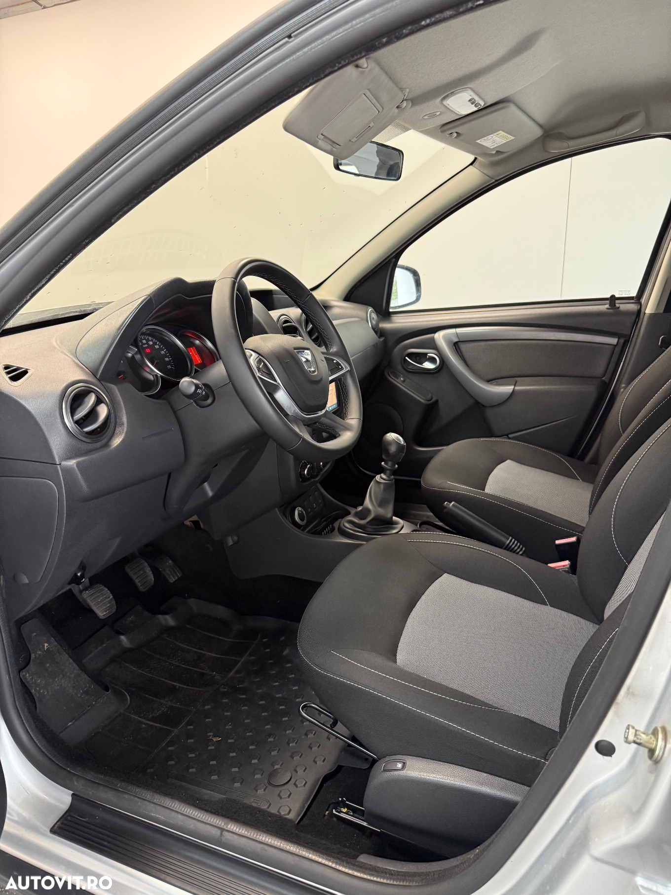 Dacia Duster 1.5 dCi 4x4 SL Connected by Orange - 23