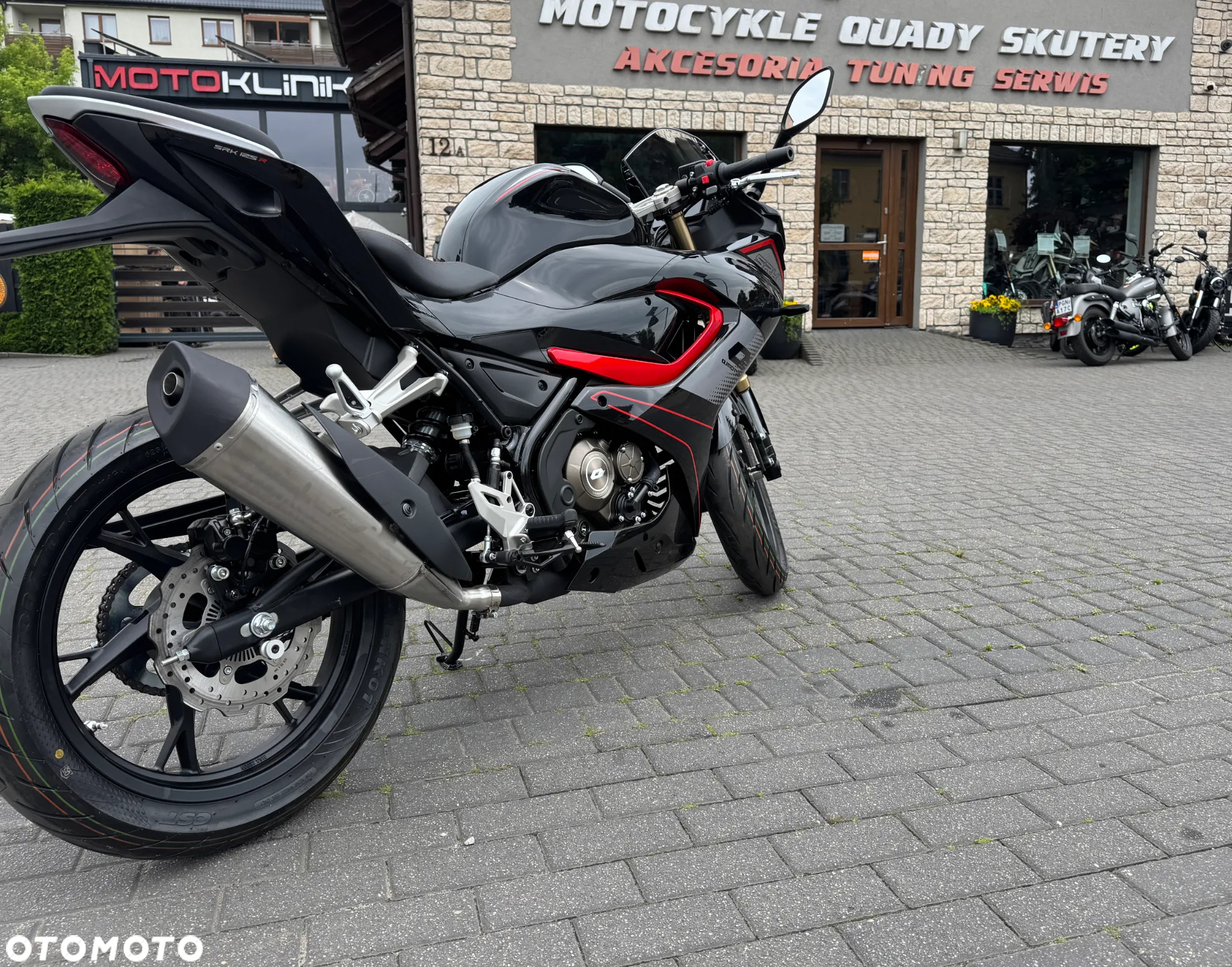 QJMOTOR SRK 125R - 8