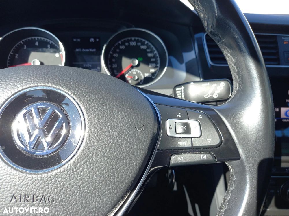Volkswagen Golf - 23