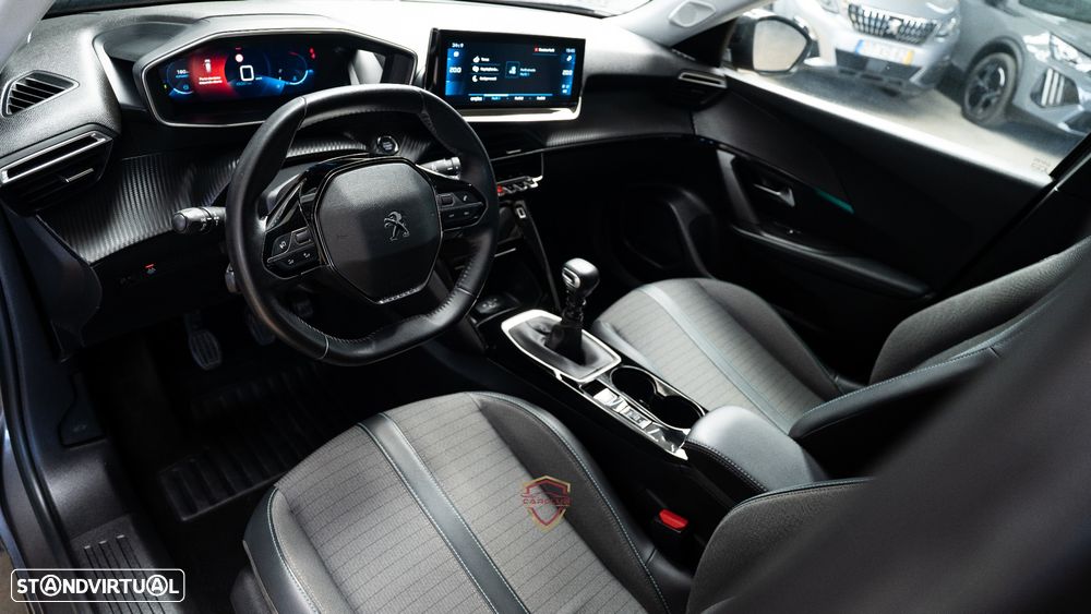 Peugeot 2008 1.2 PureTech Allure - 16