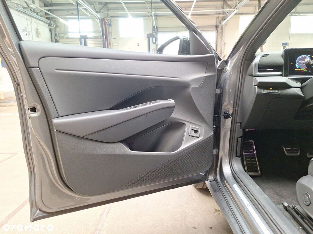 Volkswagen T-Roc - 11