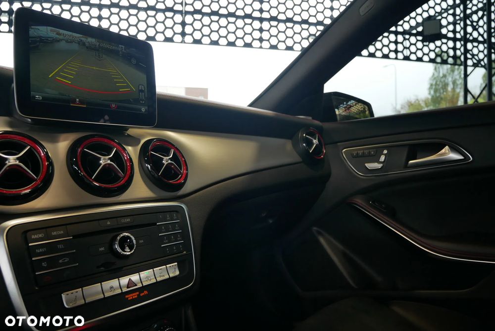 Mercedes-Benz CLA AMG 45 4Matic AMG Speedshift DCT 7G - 24
