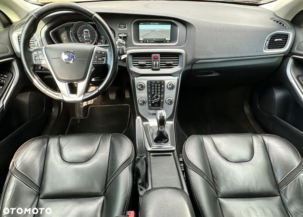 Volvo V40 D4 Drive-E Ocean Race - 4
