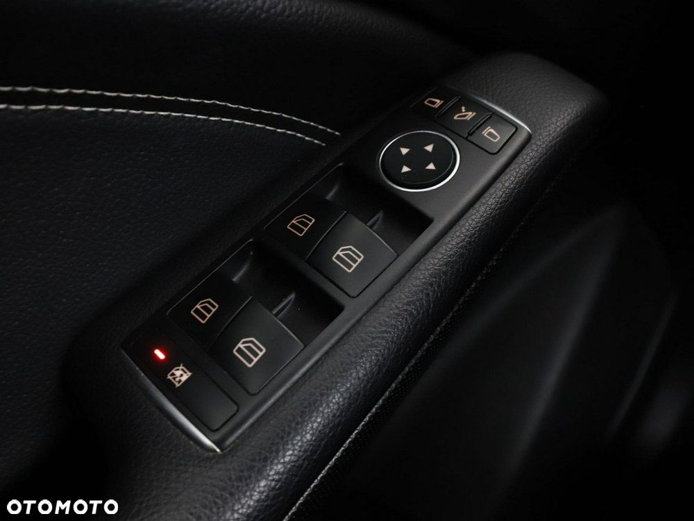 Mercedes-Benz CLA 180 d 7G-DCT - 35
