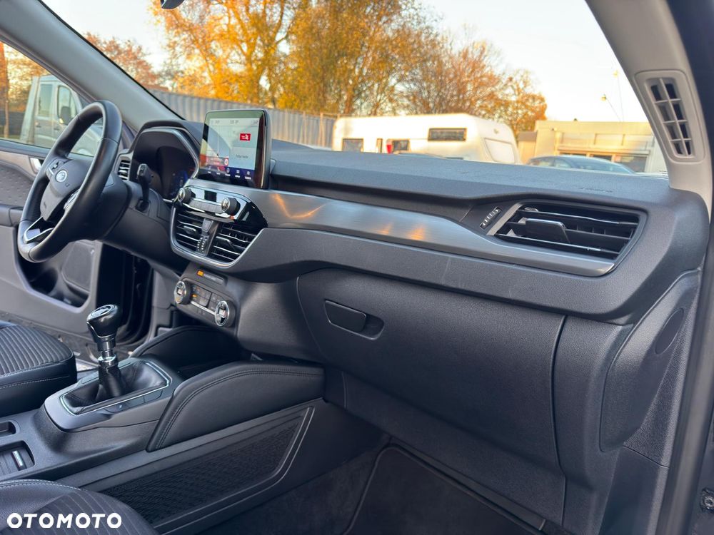 Ford Kuga 1.5 EcoBoost TITANIUM X - 38