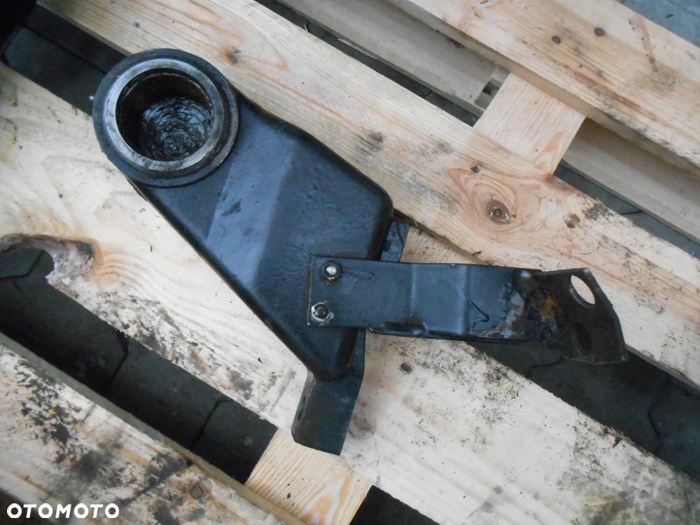 Podnośnik plecak wałek ramię Case CVX150 - 3