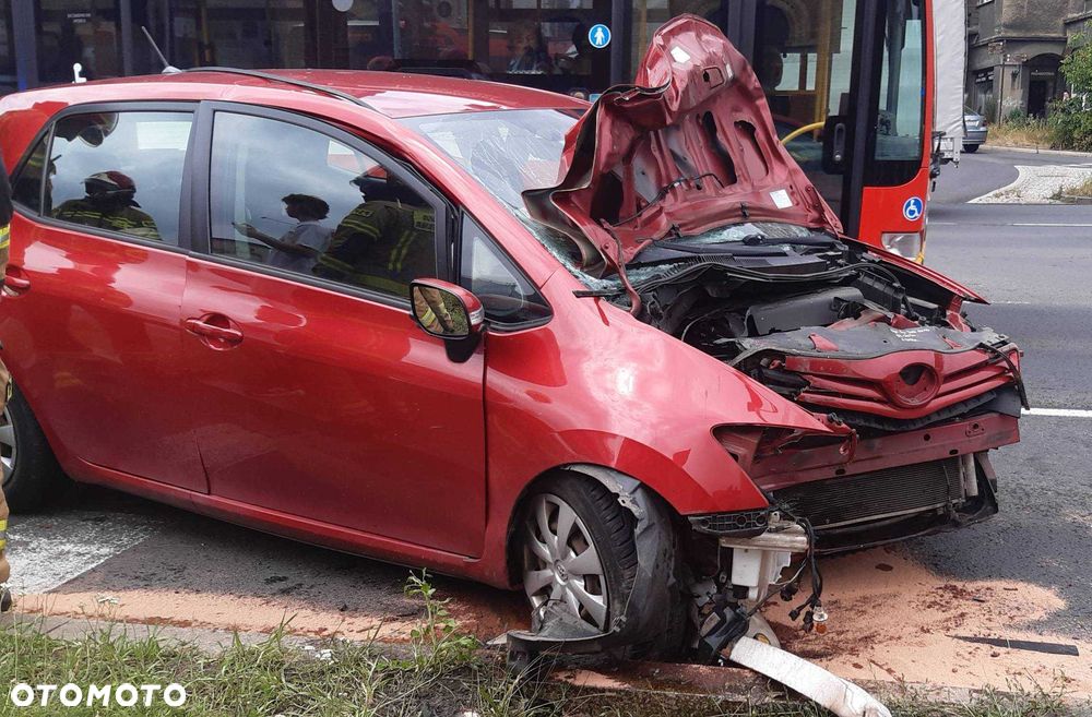 Toyota Auris - 1