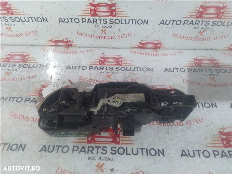 contramaner usa stanga fata renault latitude 2.0 d  an fabr. 2012 - 1