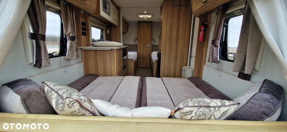 Elddis Xplore 574 - 18