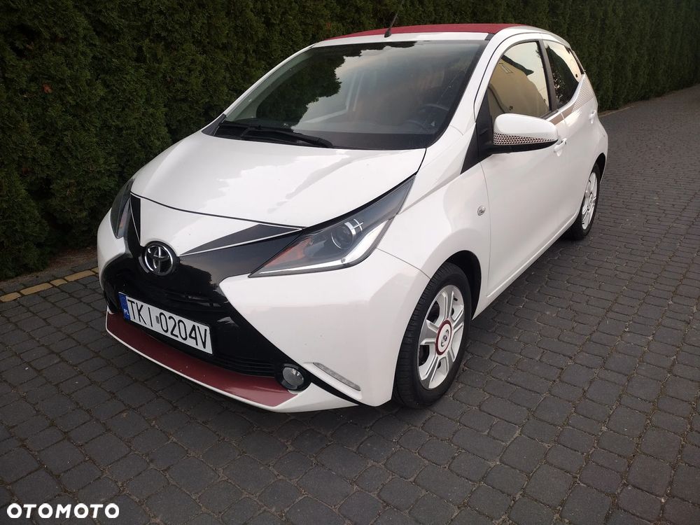 Toyota Aygo 1.0 VVT-i Color Edition - 1