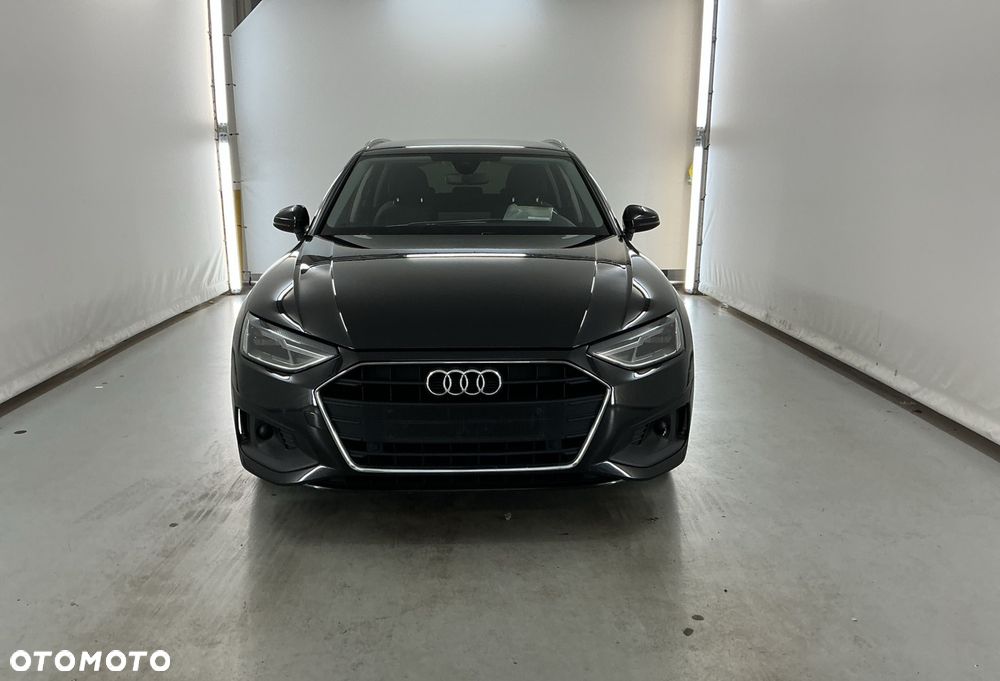 Audi A4 Avant 30 TDI S tronic - 1