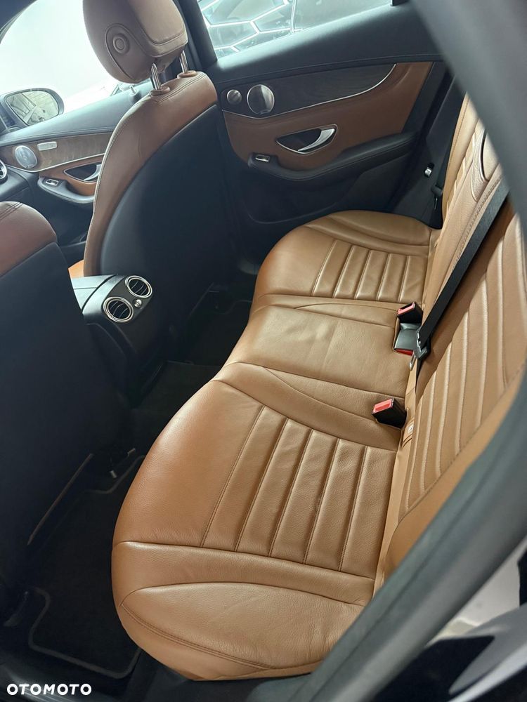 Mercedes-Benz GLC - 13