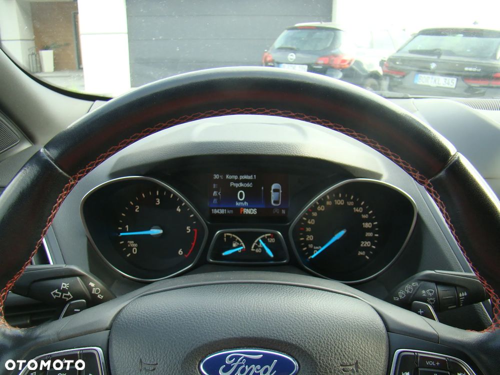 Ford Kuga 2.0 TDCi 4x4 ST-Line - 27