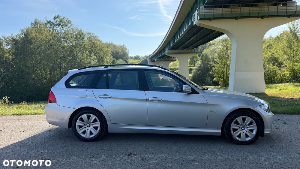 BMW Seria 3 320d xDrive - 6