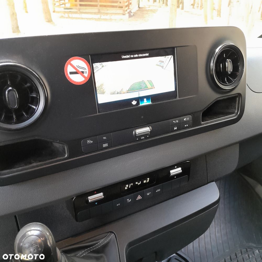 Mercedes-Benz Sprinter - 12