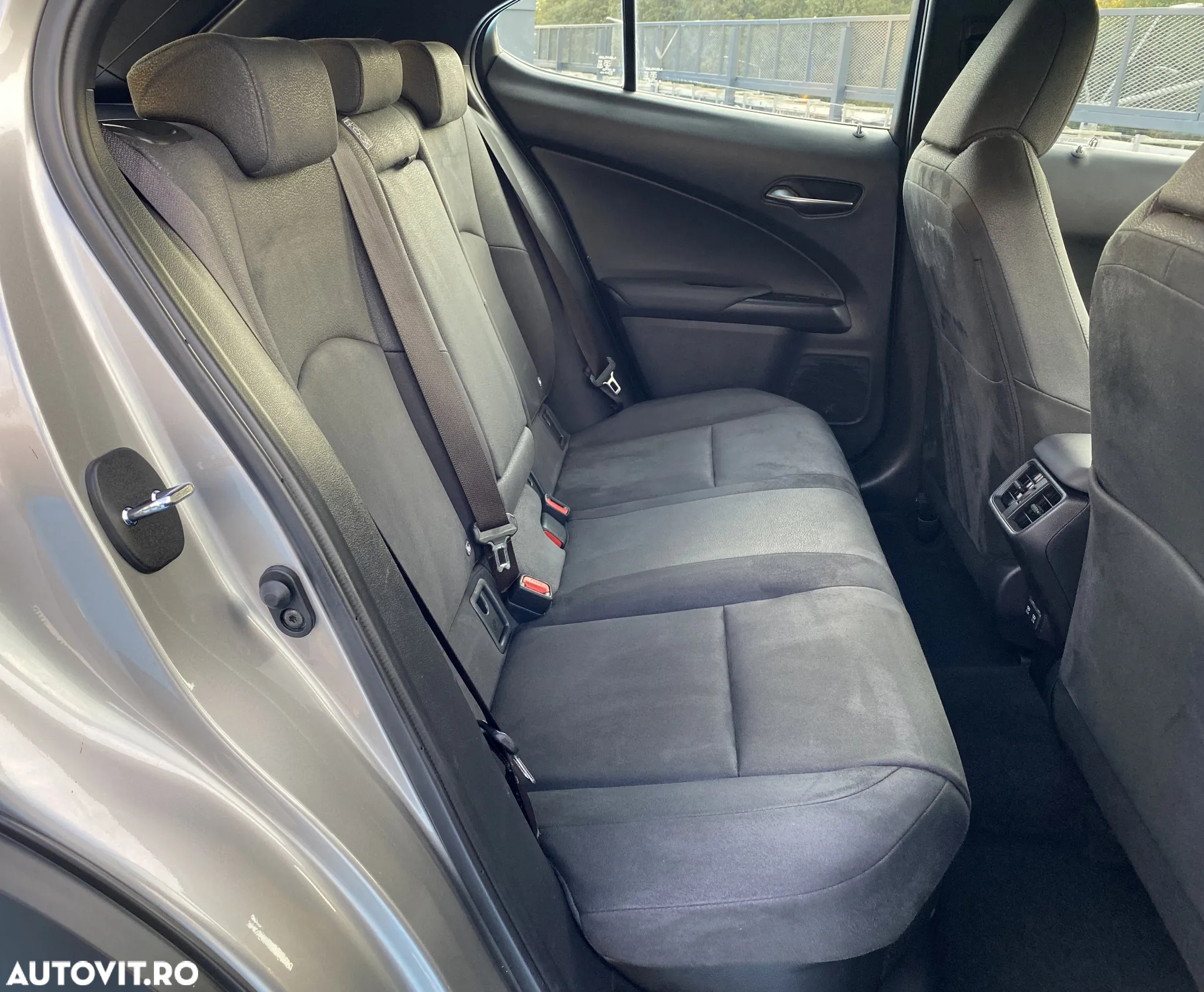 Lexus UX 250h Executive Line - 27