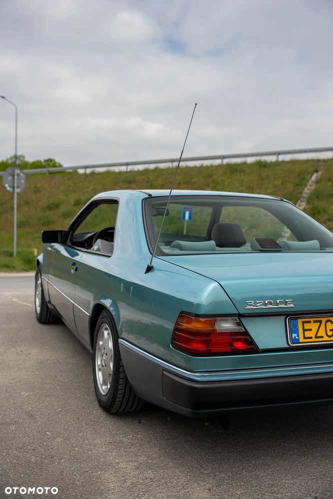 Mercedes-Benz W124 (1984-1993) - 22