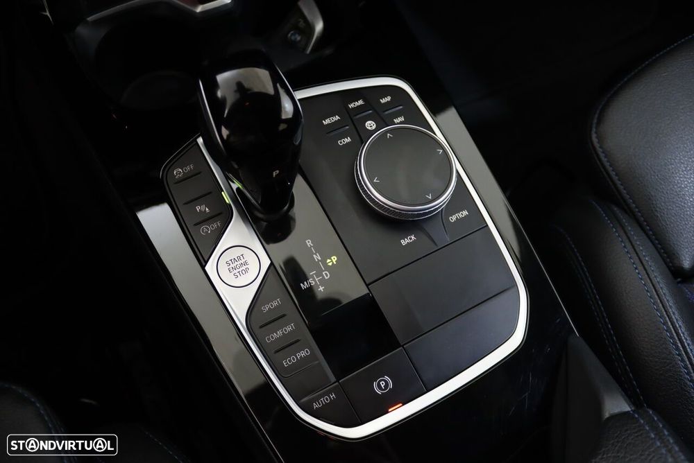 BMW 116 d Pack Desportivo M Auto - 28