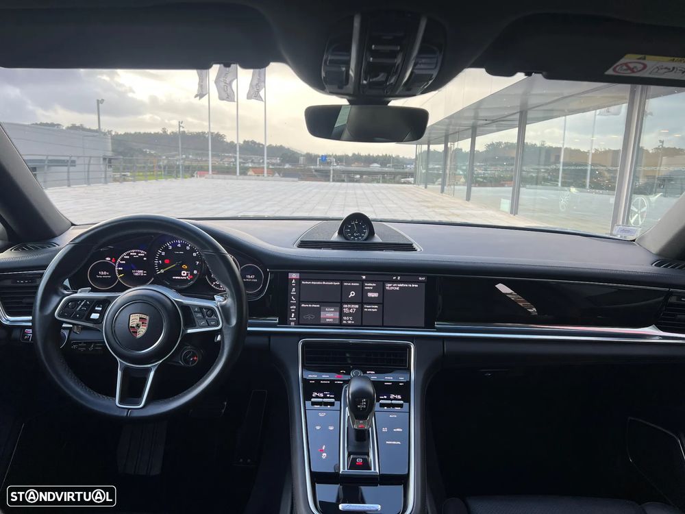 Porsche Panamera 4 E-Hybrid - 35