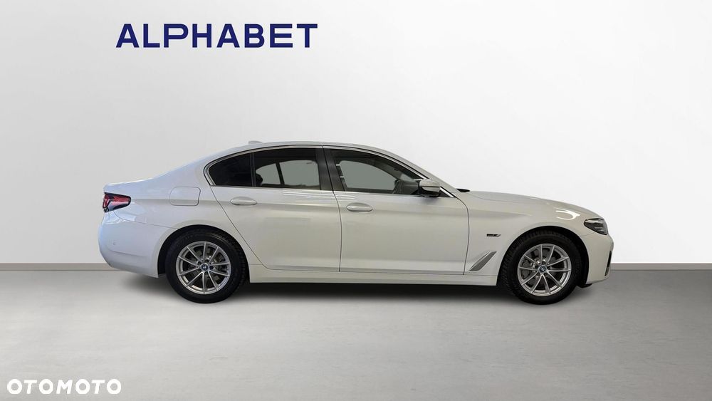 BMW Seria 5 530e xDrive - 7
