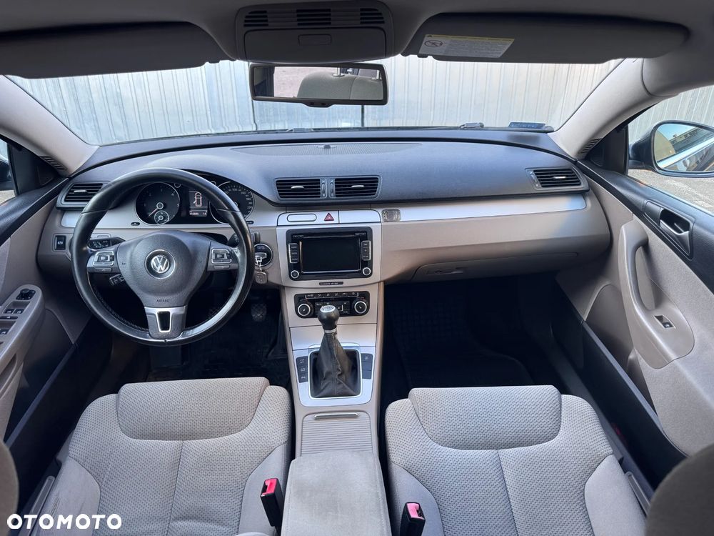 Volkswagen Passat 2.0 TDI Comfortline - 7