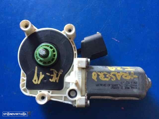 Motor de elevador de vidros tras esquerdo BMW 5 (E60) (2001-2005) 525 I - 2