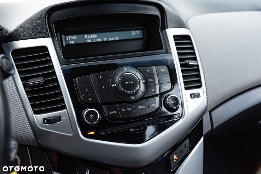 Chevrolet Cruze 1.8 LS - 30