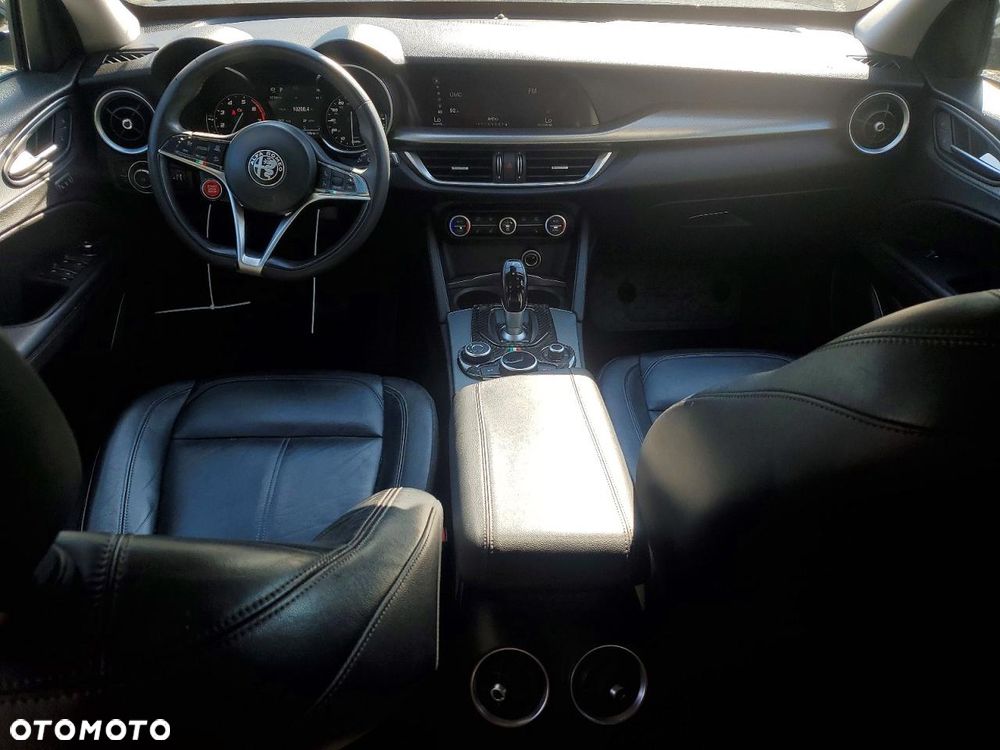 Alfa Romeo Stelvio 2.0 Turbo 16V AT8-Q4 Ti - 7
