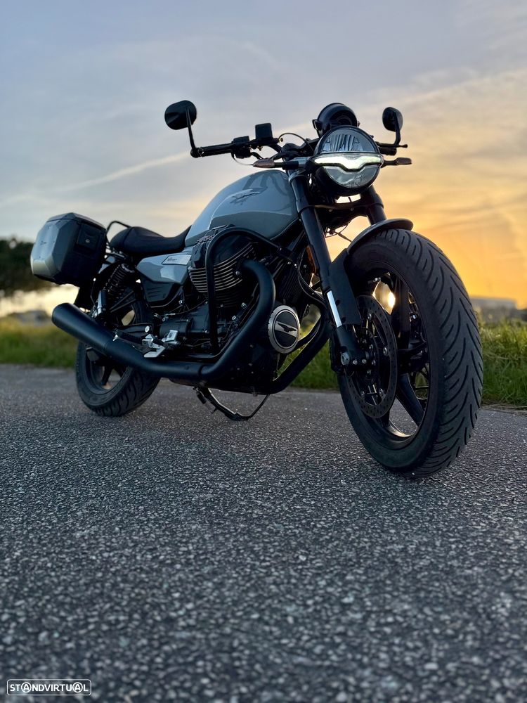 Moto Guzzi V7 Sport - 12