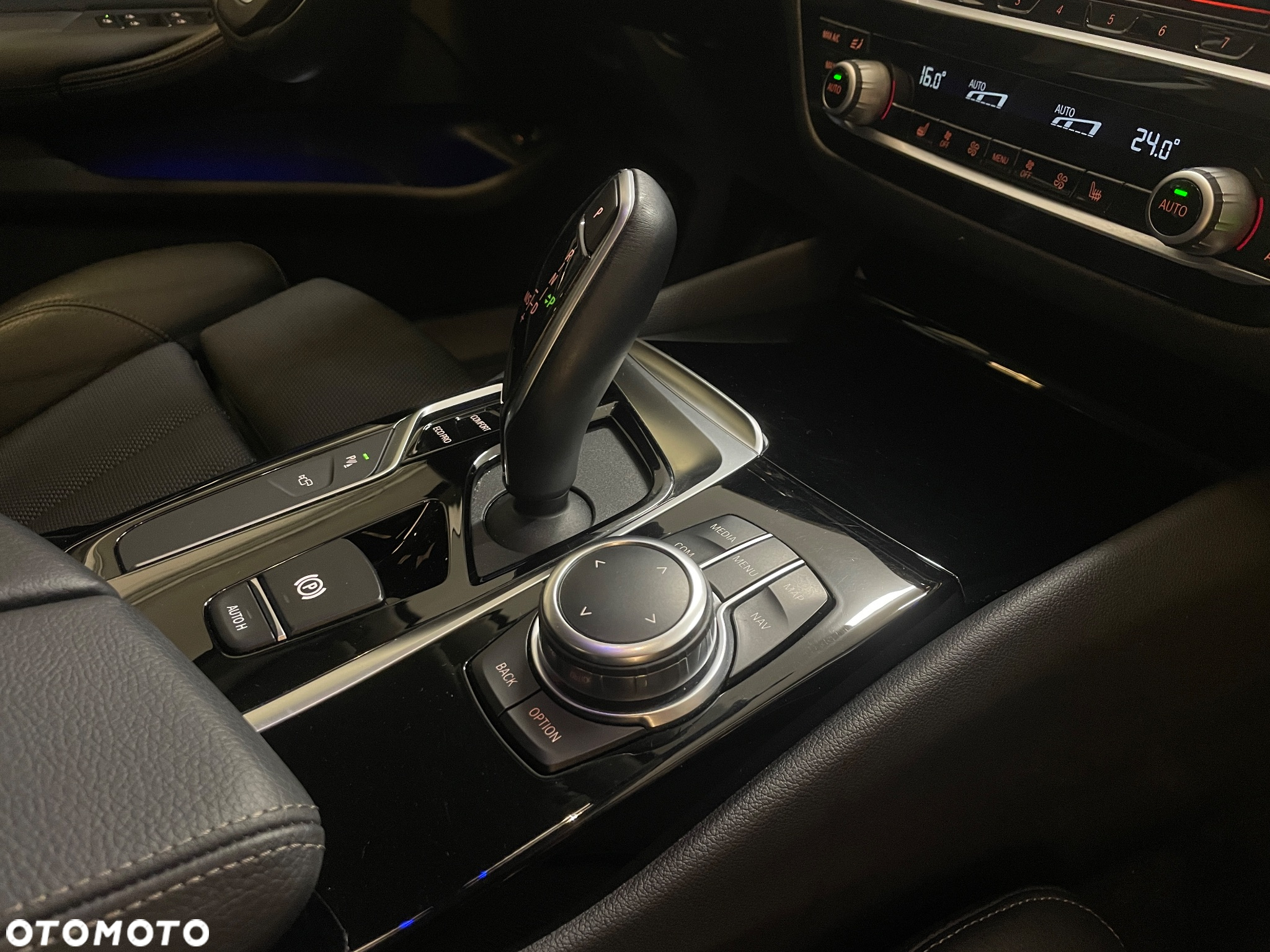 BMW Seria 5 520d Sport Line - 28