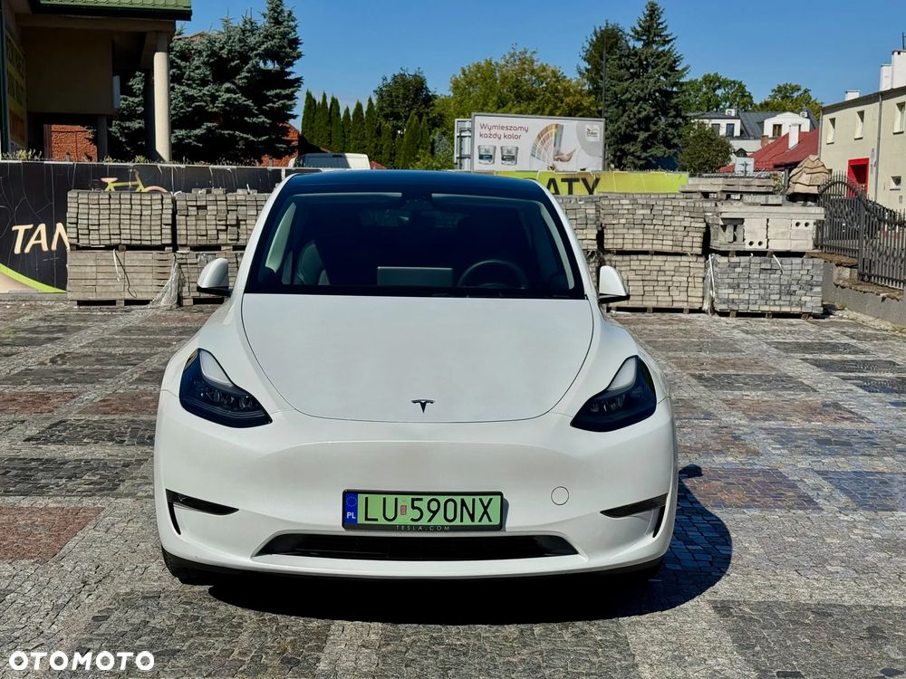 Tesla Model Y - 11