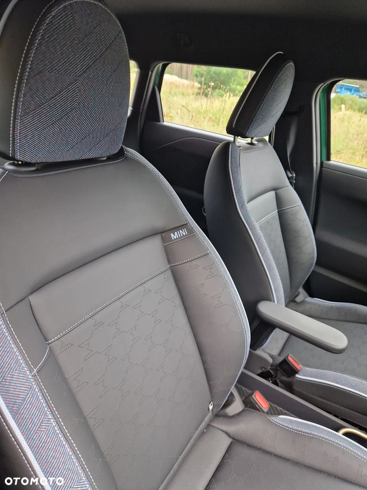MINI Aceman SE Essential Trim - 11