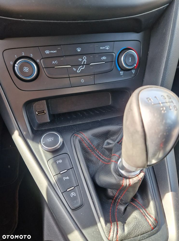 Ford Focus 1.5 EcoBoost STart-Stopp-System ST-LINE - 6