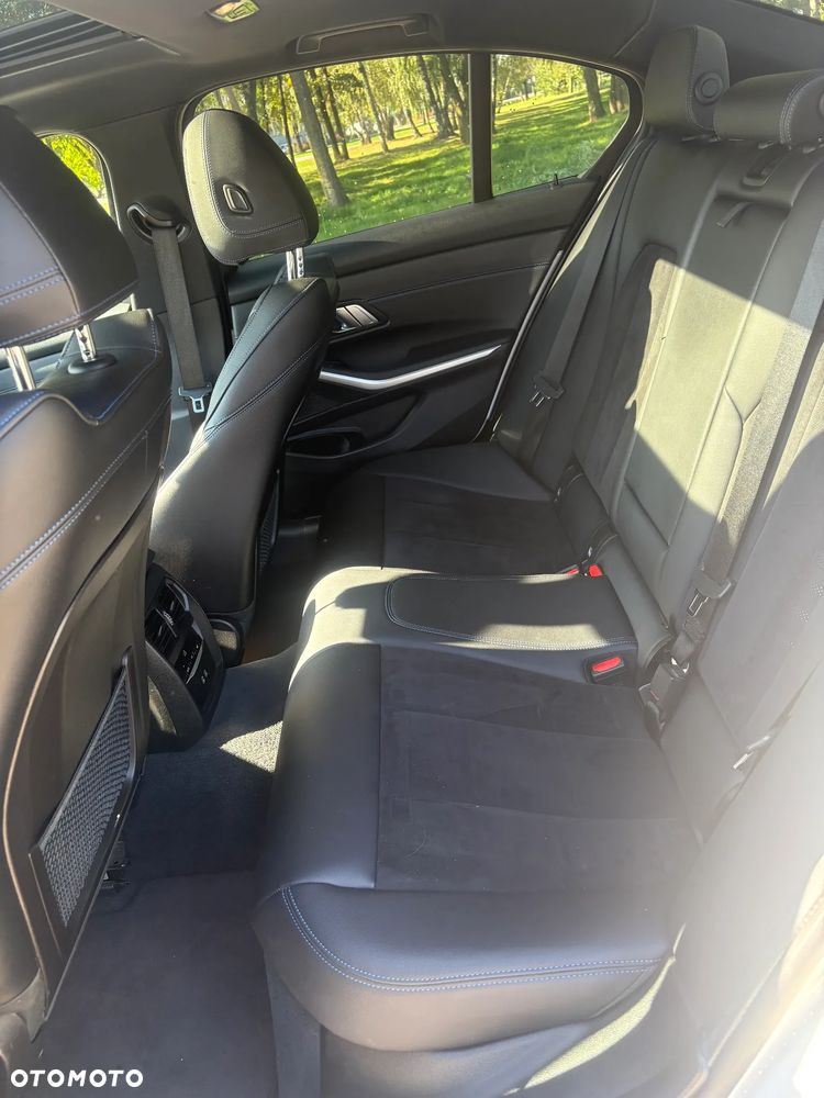 BMW Seria 3 318i M Sport sport - 11